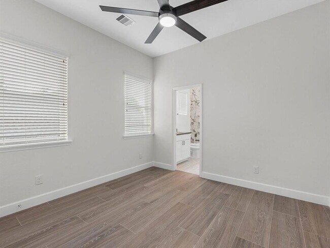 Building Photo - 603 N Milby St