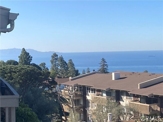 Building Photo - 6542 Ocean Crest Dr