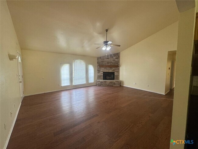 Building Photo - 2311 Old FM 440 Rd