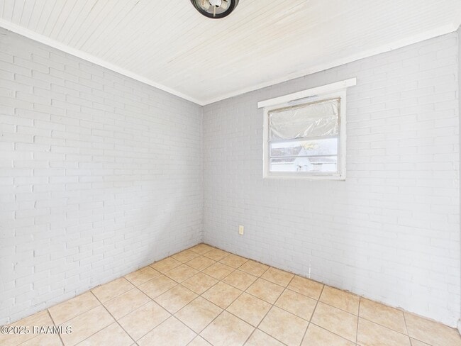 Building Photo - 704 13th St