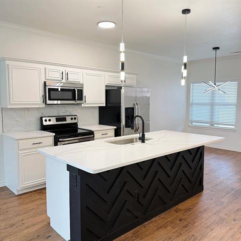 Building Photo - 5505 Dolores Pl