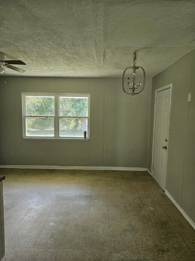 Building Photo - 4 Sided Brick 3 BR Home