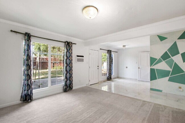 Building Photo - Old East Davis Rental with Spacious Yard, Bonus Room & Easy Bike Access to UC Davis