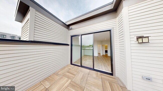 Building Photo - 5617 Vermillion Cir