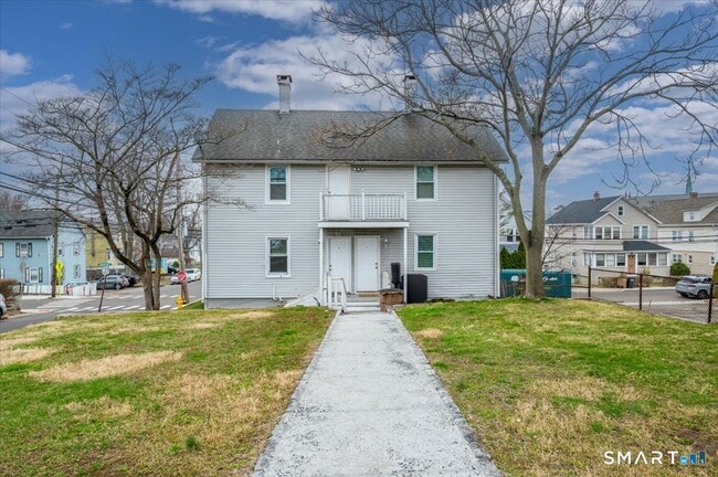 Building Photo - 38 Soundview Ave