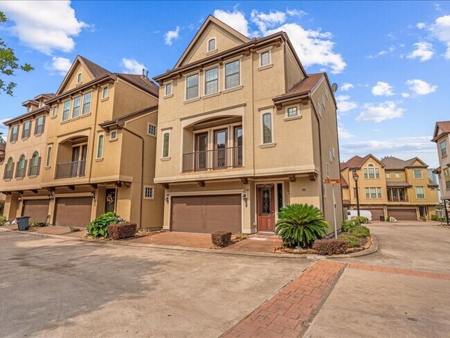 Building Photo - 5502 Lunia Ln