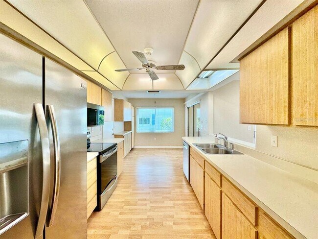 Building Photo - 3490 Mainlands Blvd S