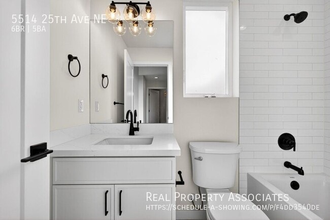 Building Photo - 5514 25th Ave NE