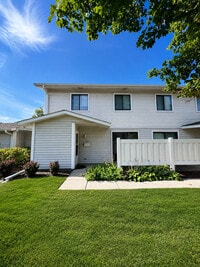 Building Photo - 727 Whitesail Dr