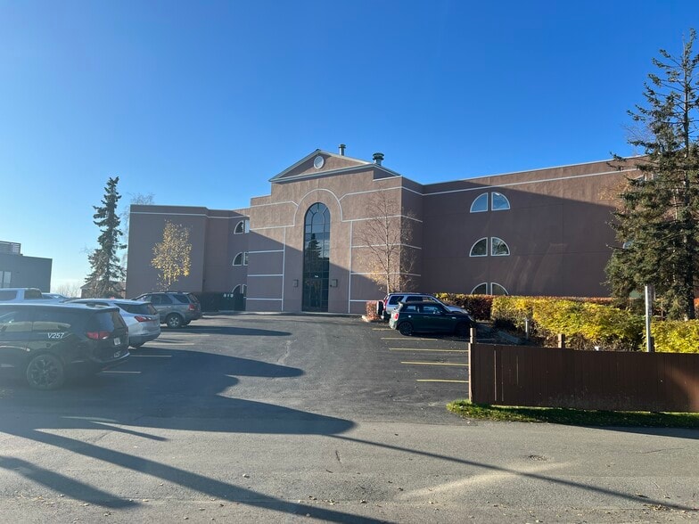 Building Photo - 726 O Pl