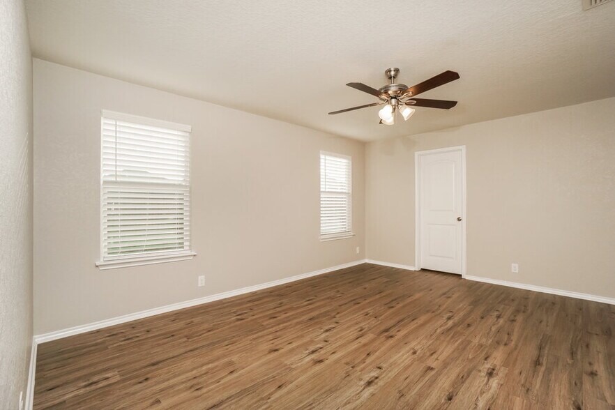 Building Photo - 8850 Belgian Falls