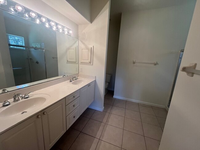 Building Photo - 1436 Carlow Cir
