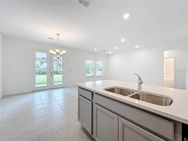 Building Photo - 1679 Meadowlark Dr