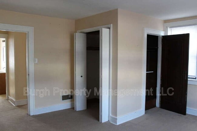 Building Photo - 651 Orchard St