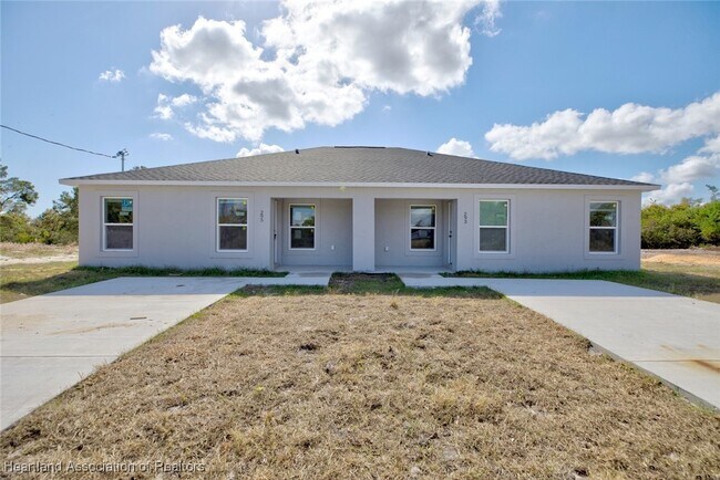 Building Photo - 293 Lincoln Rd NE