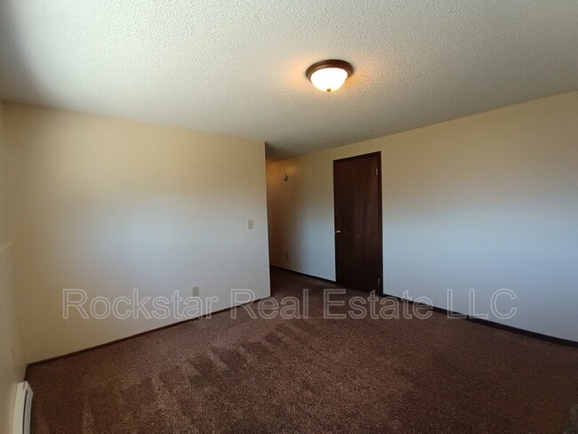 Building Photo - 537 E Garland Ave