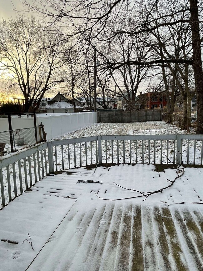 Building Photo - 1984-1984 W 54th St