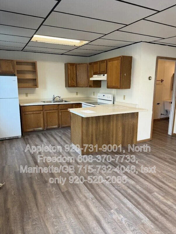 Building Photo - S7559 US-12