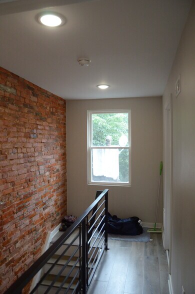 Building Photo - 28 N Preston St