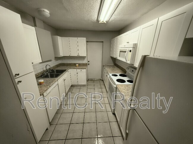 Building Photo - 1708 Azalea Ct