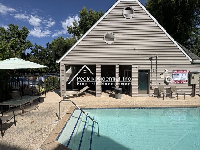 Building Photo - Spacious Citrus Heights 3bd/2.5ba Condo!