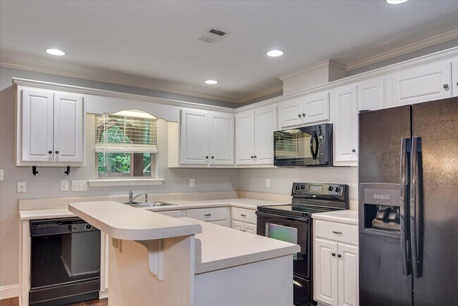 Building Photo - 1133 Sierra Ln