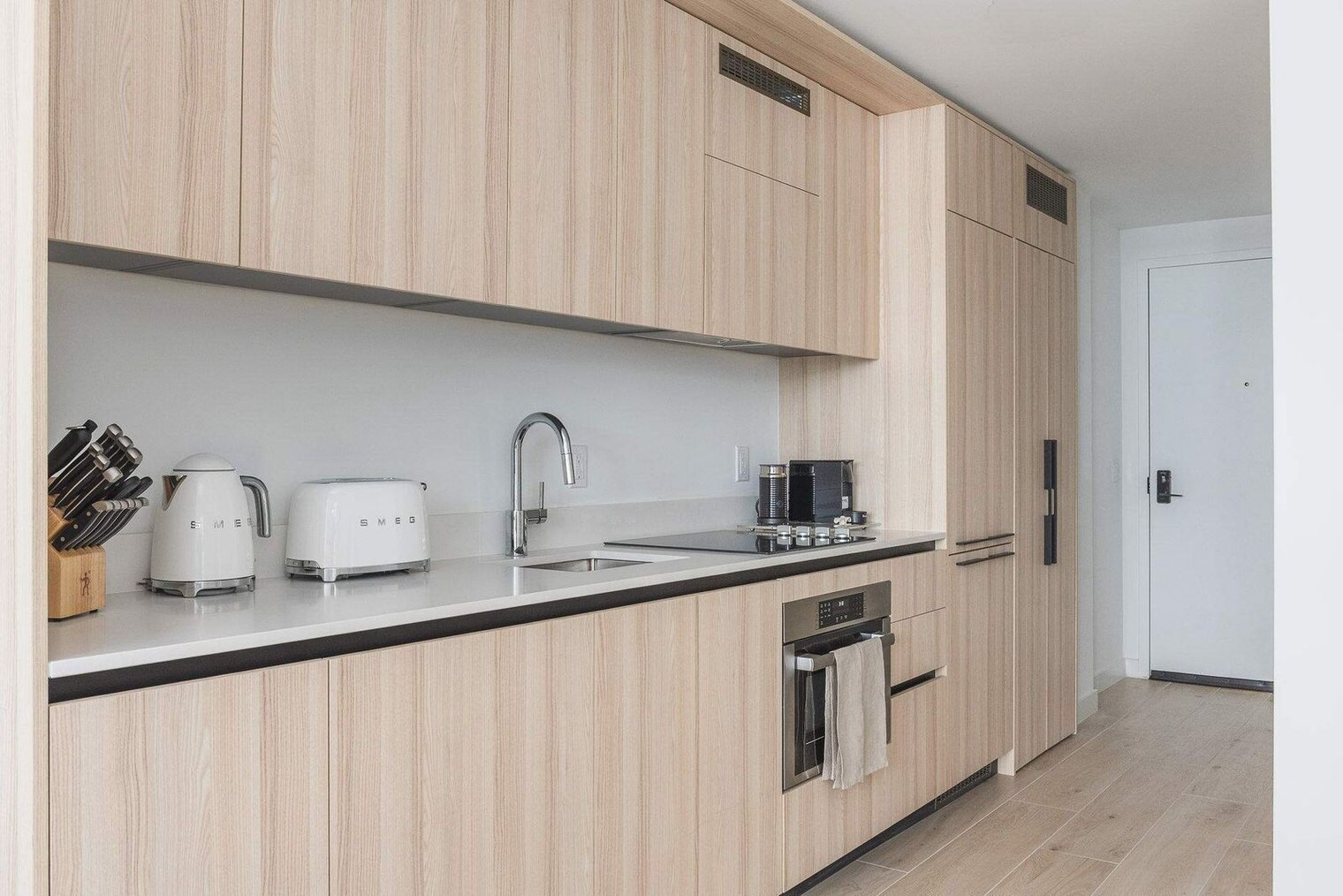 Building Photo - 225 N Miami Ave