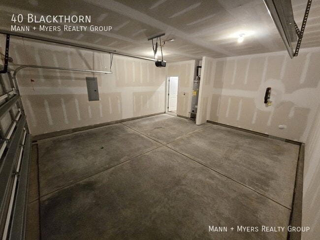 Building Photo - 40 Blackthorn-