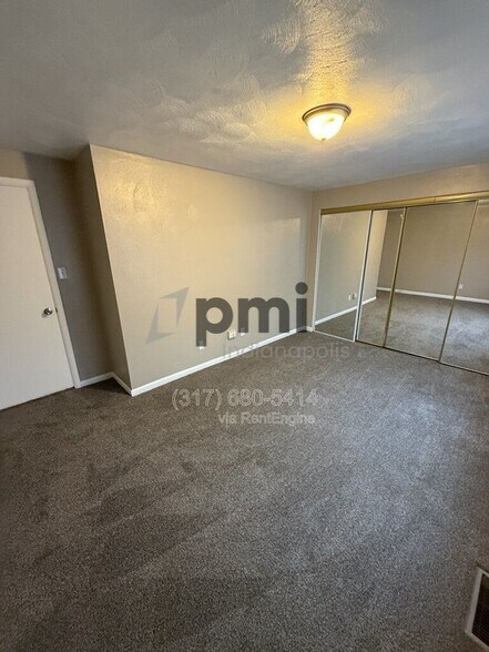 Building Photo - 413 W 11th St