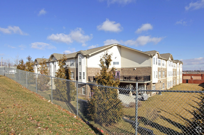 Building Photo - Stratford Manor