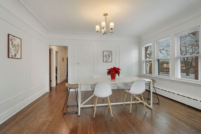 Building Photo - 906 W Keith Ave