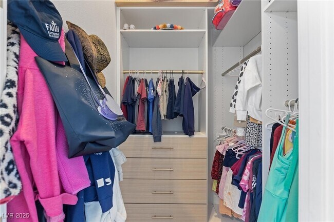 Building Photo - 10927 White Clay Dr