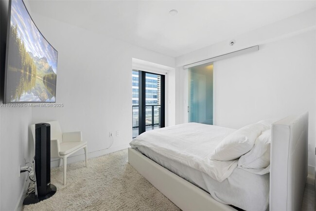Building Photo - 1451 Brickell Ave