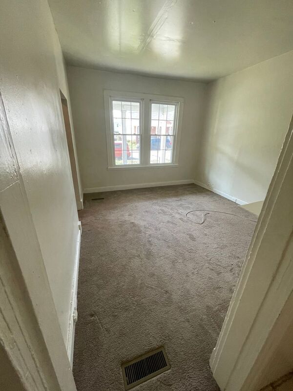 Building Photo - 2206 Edwards Ave