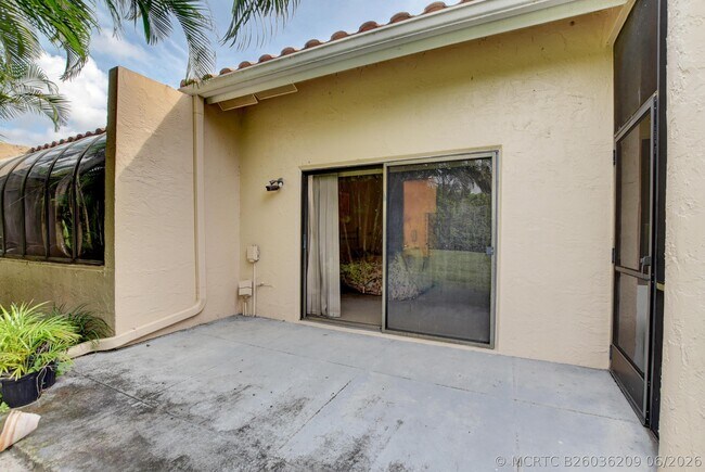 Building Photo - 22667 Meridiana Dr