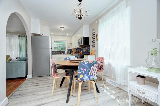 Building Photo - 629 Grandin Rd