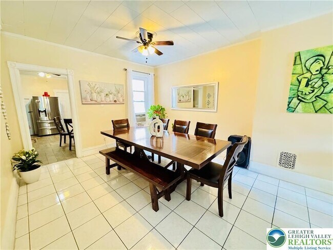 Building Photo - 1523 W Chew St