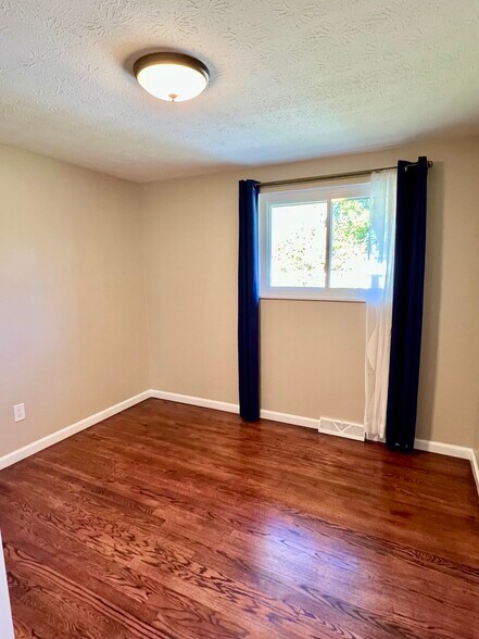 Building Photo - 10098 Belmeadow Dr