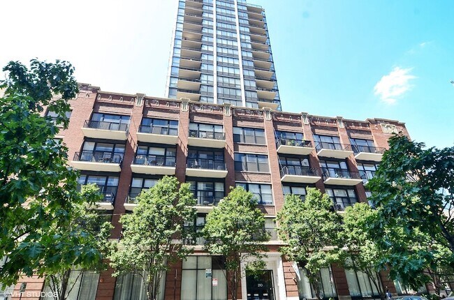 Primary Photo - 210 S Desplaines St