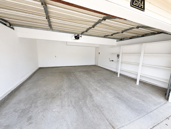 Building Photo - Spacious 5-Bedroom Sandy Home with Large Fenced Yard