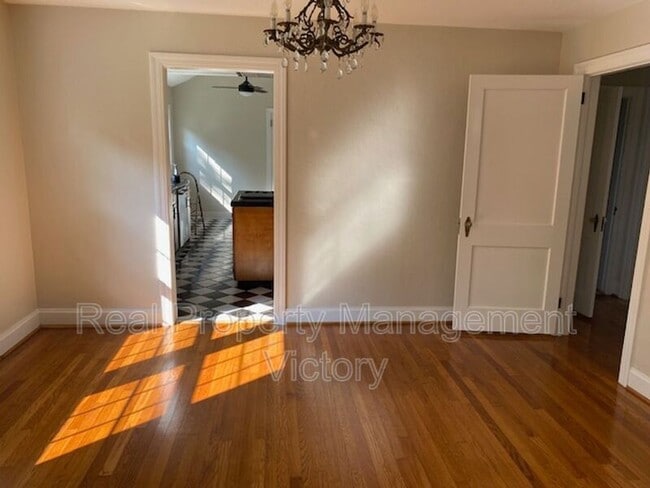 Building Photo - 101 Crest Dr