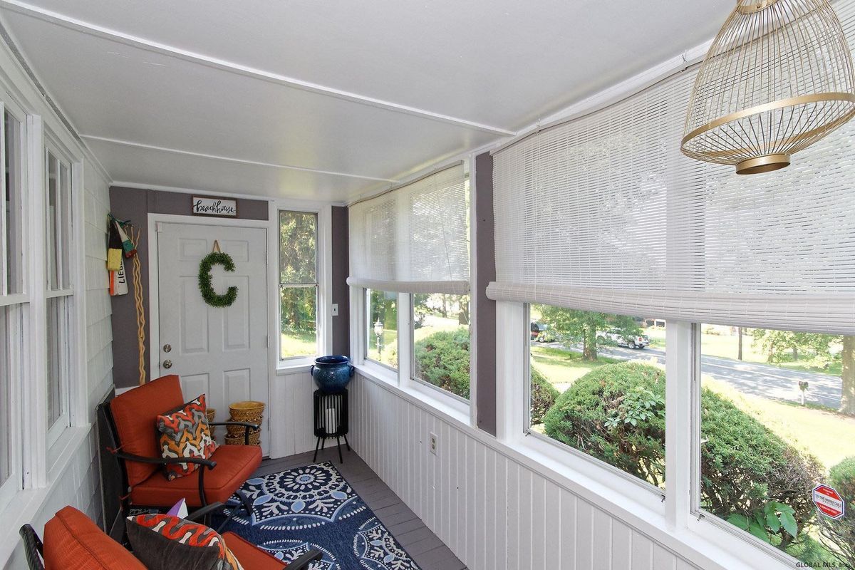 Building Photo - 263 N Greenbush Rd