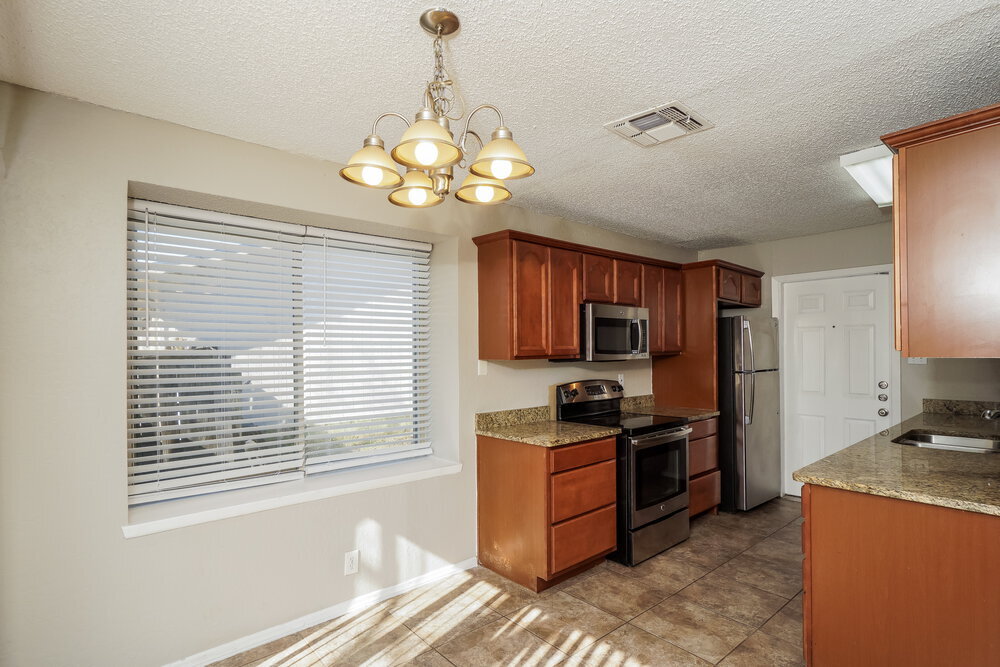 Building Photo - 605 Janice Dr