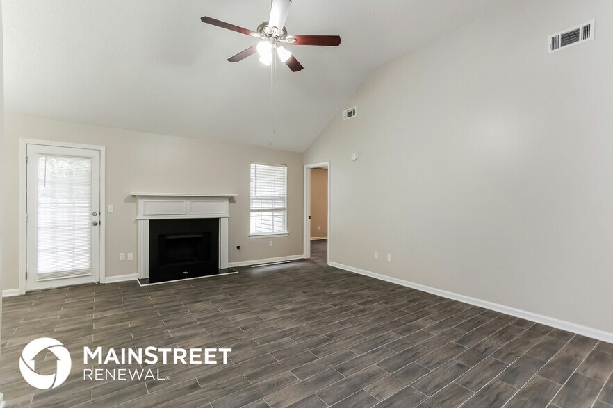 Building Photo - 4630 Thermal Ct