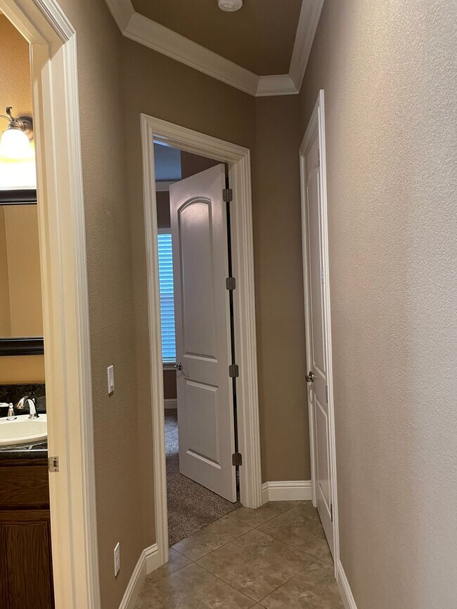 Building Photo - Absolutely Gorgeous 3 br 2.5 ba in a Gated Community