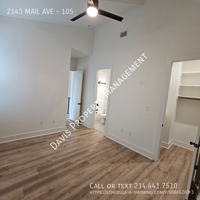 Building Photo - 2143 Mail Ave