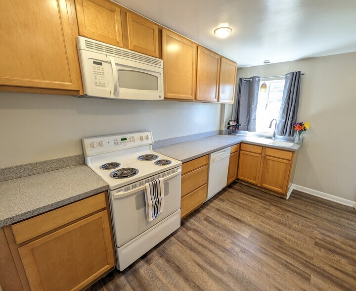 Building Photo - 2265 South Acoma Street