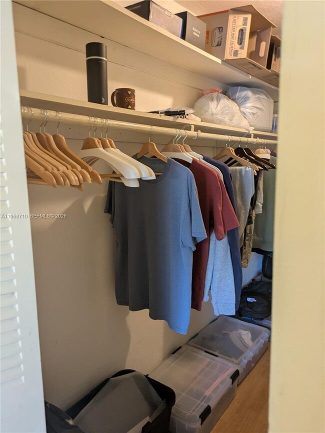 Building Photo - 9621 SW 77th Ave