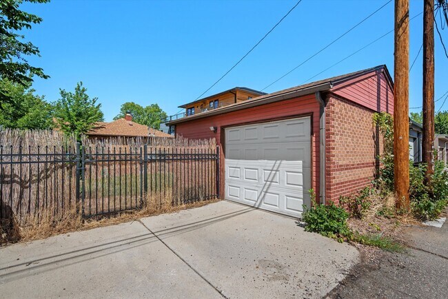 Building Photo - Historic Charm & Modern Comfort in Prime Platt Park Location