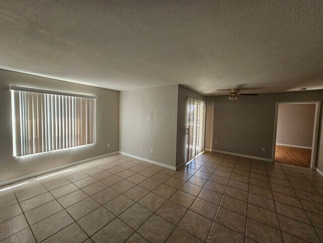 Building Photo - 1 Bedroom Condo located at Bella Club